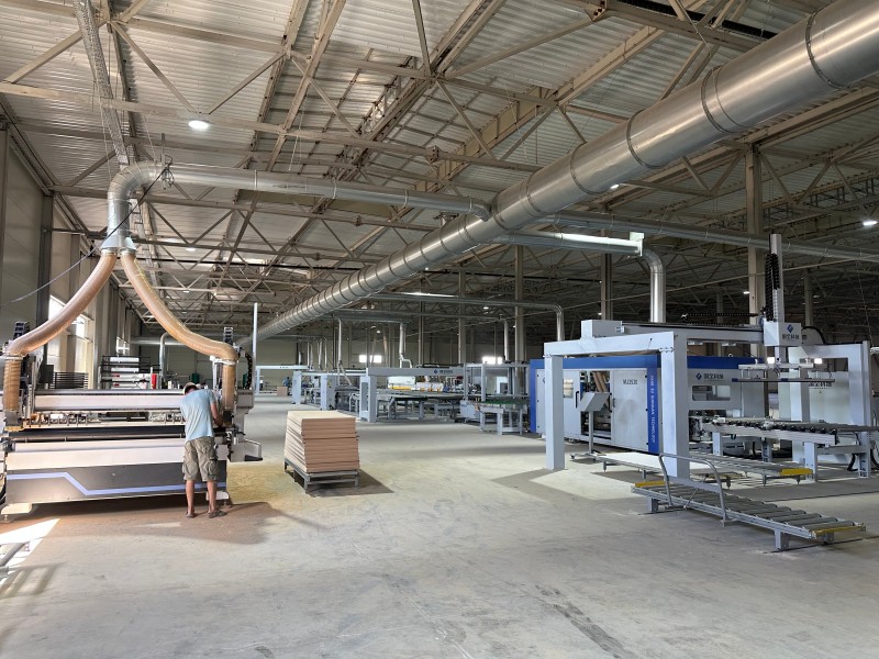 Mise à jour du projet : LUFMAX fournit avec succès un système avancé d'extraction de poussière pour un fabricant de meubles haut de gamme au Kazakhstan